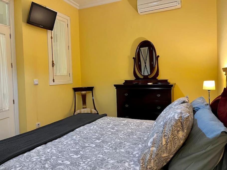 Apartamento Suite Alameda De Hercules Seville Exterior photo